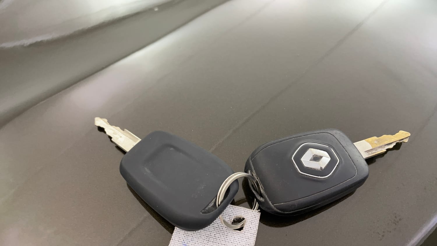 Used 2020 Renault Kwid RXT 1.0 AMT Opt Petrol Automatic extra CAR KEY VIEW