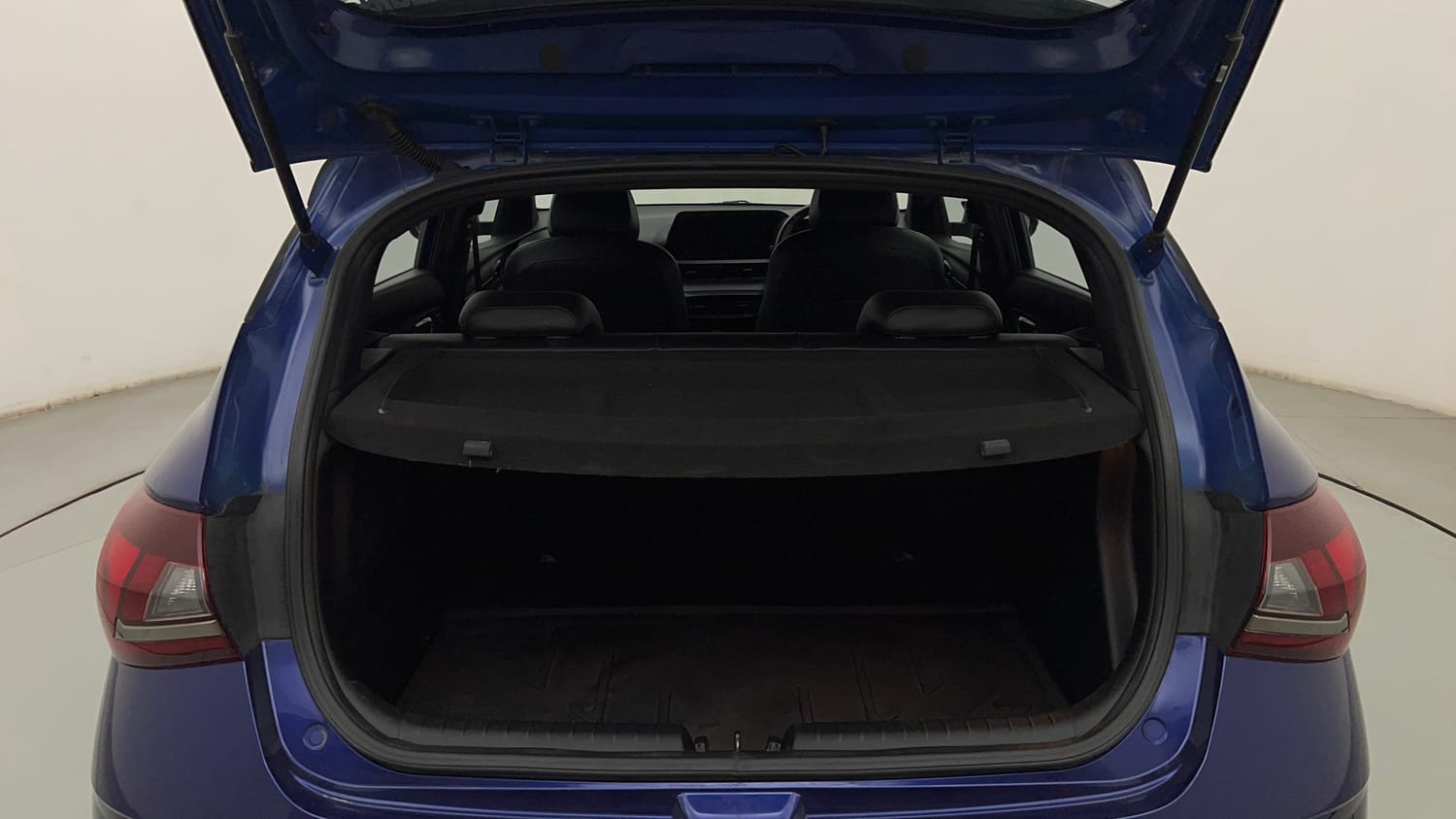 Used 2022 Hyundai i20 N Line N8 1.0 Turbo DCT Dual Tone Petrol Automatic interior DICKY INSIDE VIEW