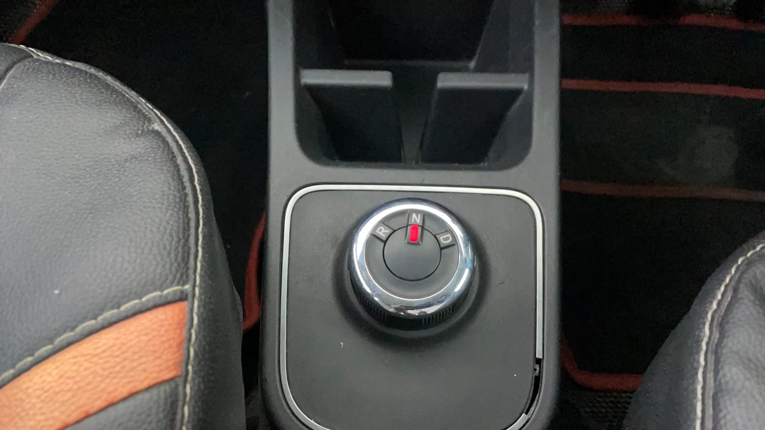 Used 2020 Renault Kwid RXT 1.0 AMT Opt Petrol Automatic interior GEAR  KNOB VIEW