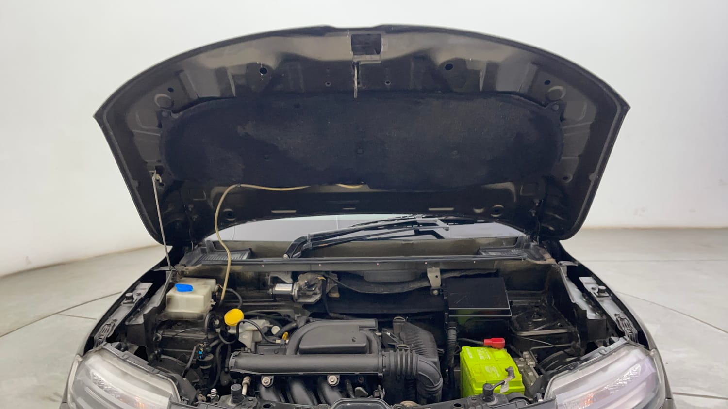 Used 2020 Renault Kwid RXT 1.0 AMT Opt Petrol Automatic engine ENGINE & BONNET OPEN FRONT VIEW
