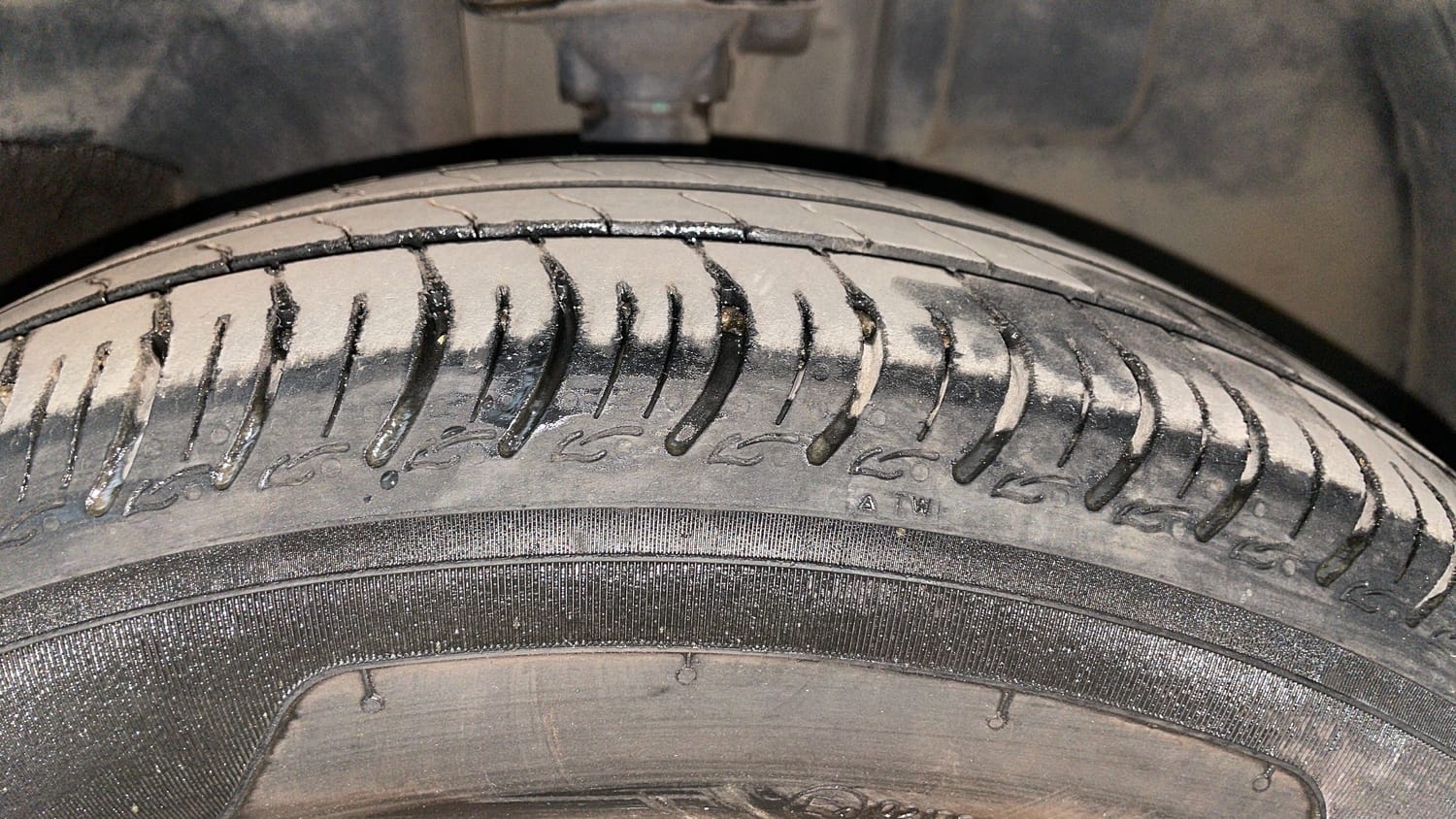 Used 2020 Renault Kwid RXT 1.0 AMT Opt Petrol Automatic tyres RIGHT FRONT TYRE TREAD VIEW