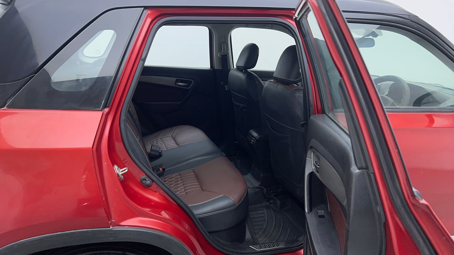 Used 2019 maruti-suzuki Vitara Brezza ZDi Plus Dual Tone AGS Diesel Automatic interior RIGHT SIDE REAR DOOR CABIN VIEW