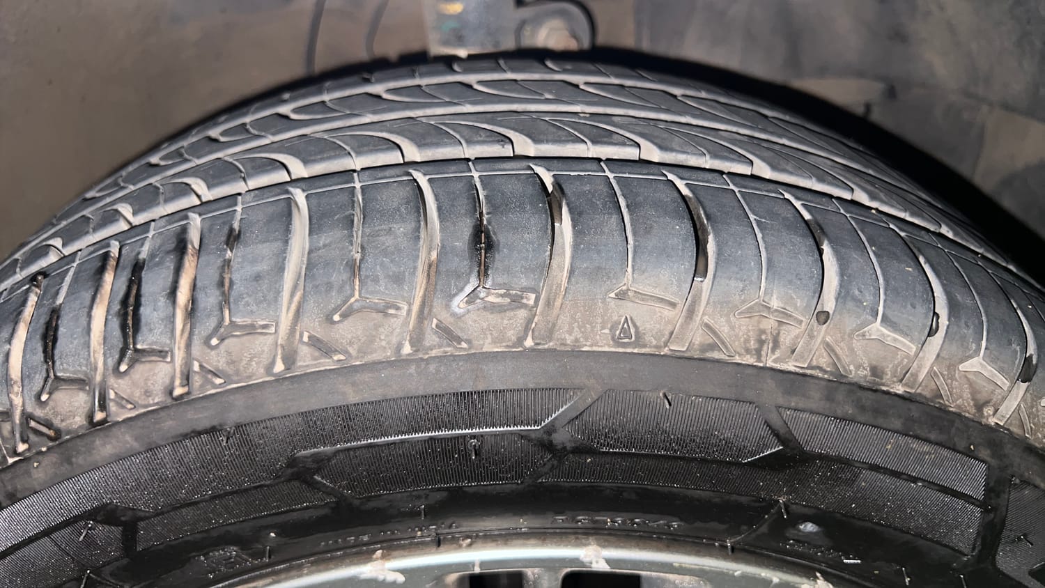 Used 2021 Honda City V CVT Petrol Petrol Automatic tyres RIGHT FRONT TYRE TREAD VIEW