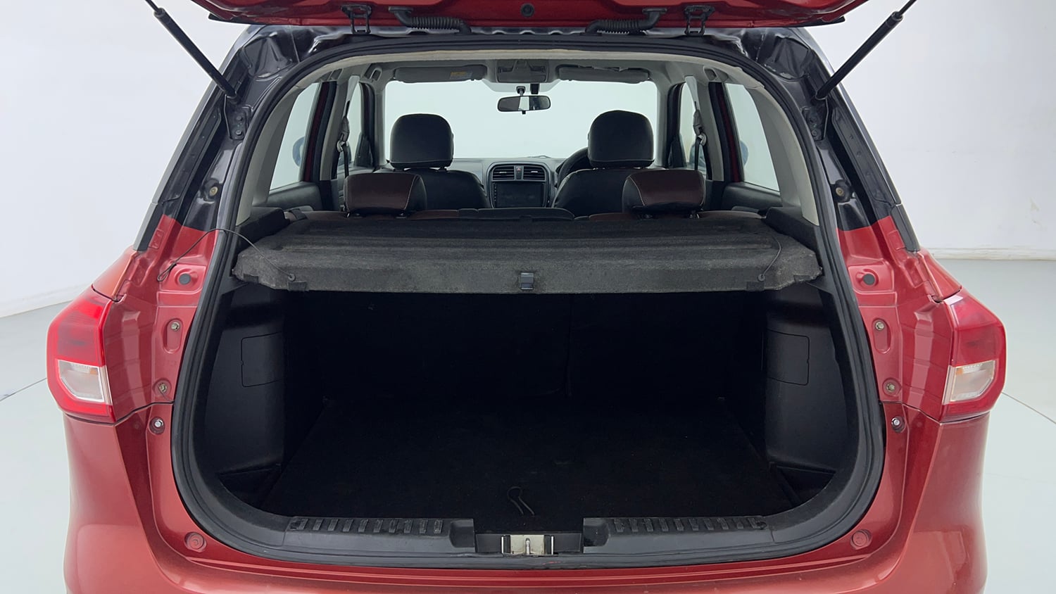 Used 2019 maruti-suzuki Vitara Brezza ZDi Plus Dual Tone AGS Diesel Automatic interior DICKY INSIDE VIEW
