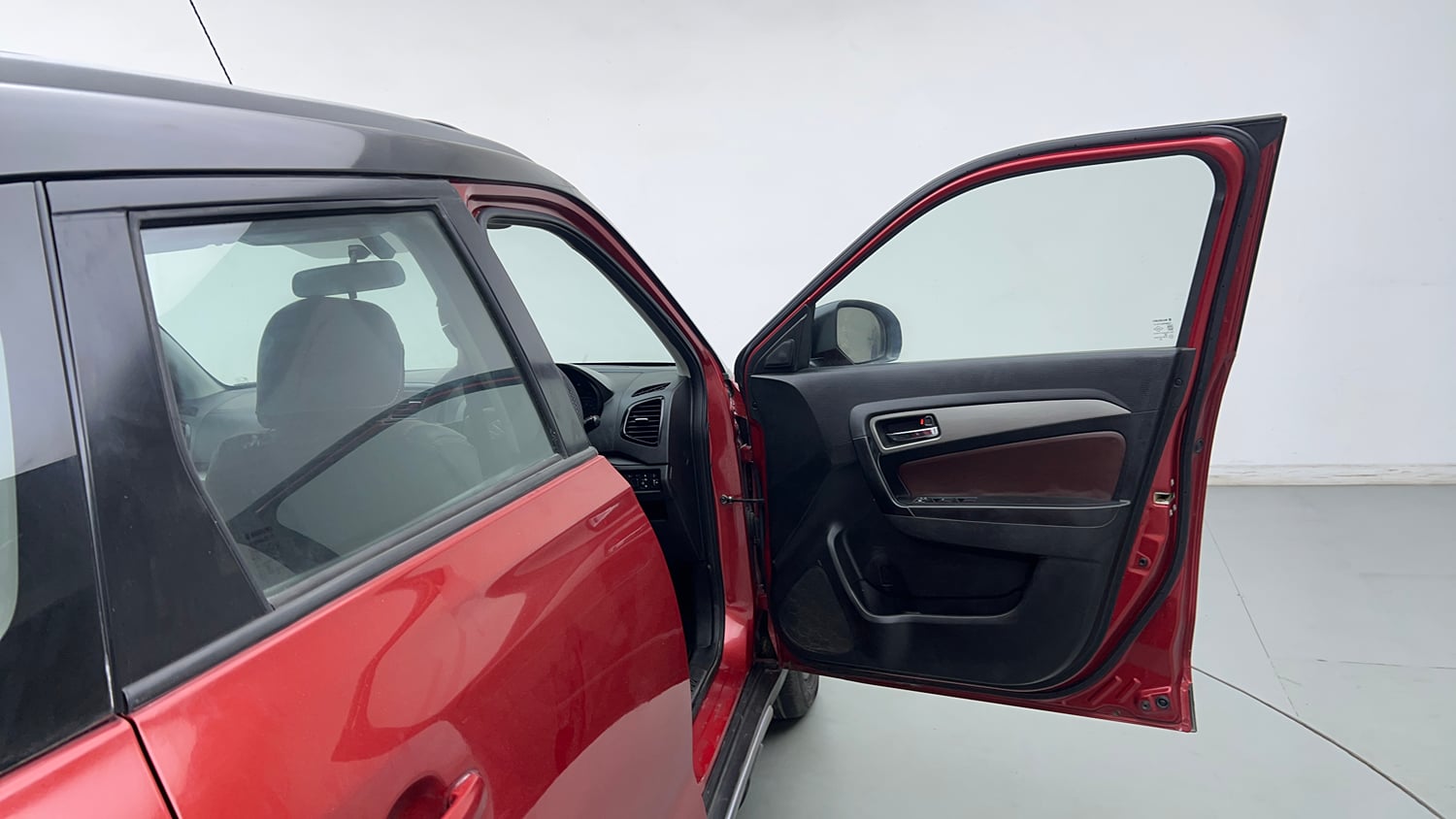 Used 2019 maruti-suzuki Vitara Brezza ZDi Plus Dual Tone AGS Diesel Automatic interior RIGHT FRONT DOOR OPEN VIEW