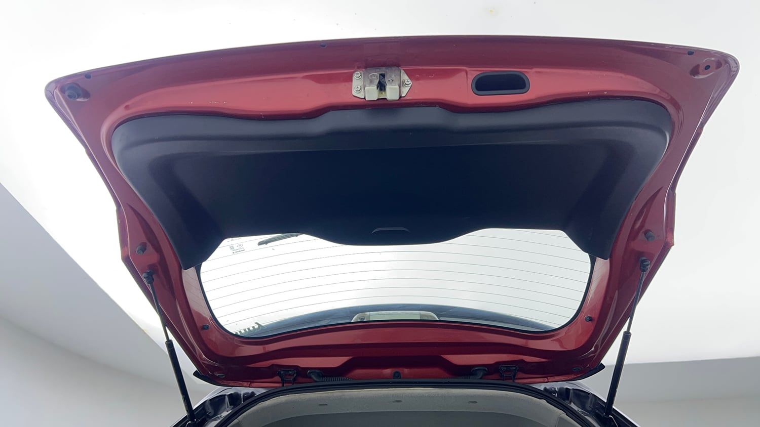 Used 2019 maruti-suzuki Vitara Brezza ZDi Plus Dual Tone AGS Diesel Automatic interior DICKY DOOR OPEN VIEW