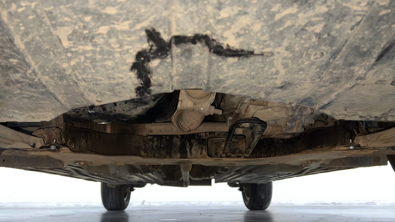 Used 2019 maruti-suzuki Vitara Brezza ZDi Plus Dual Tone AGS Diesel Automatic extra FRONT LEFT UNDERBODY VIEW