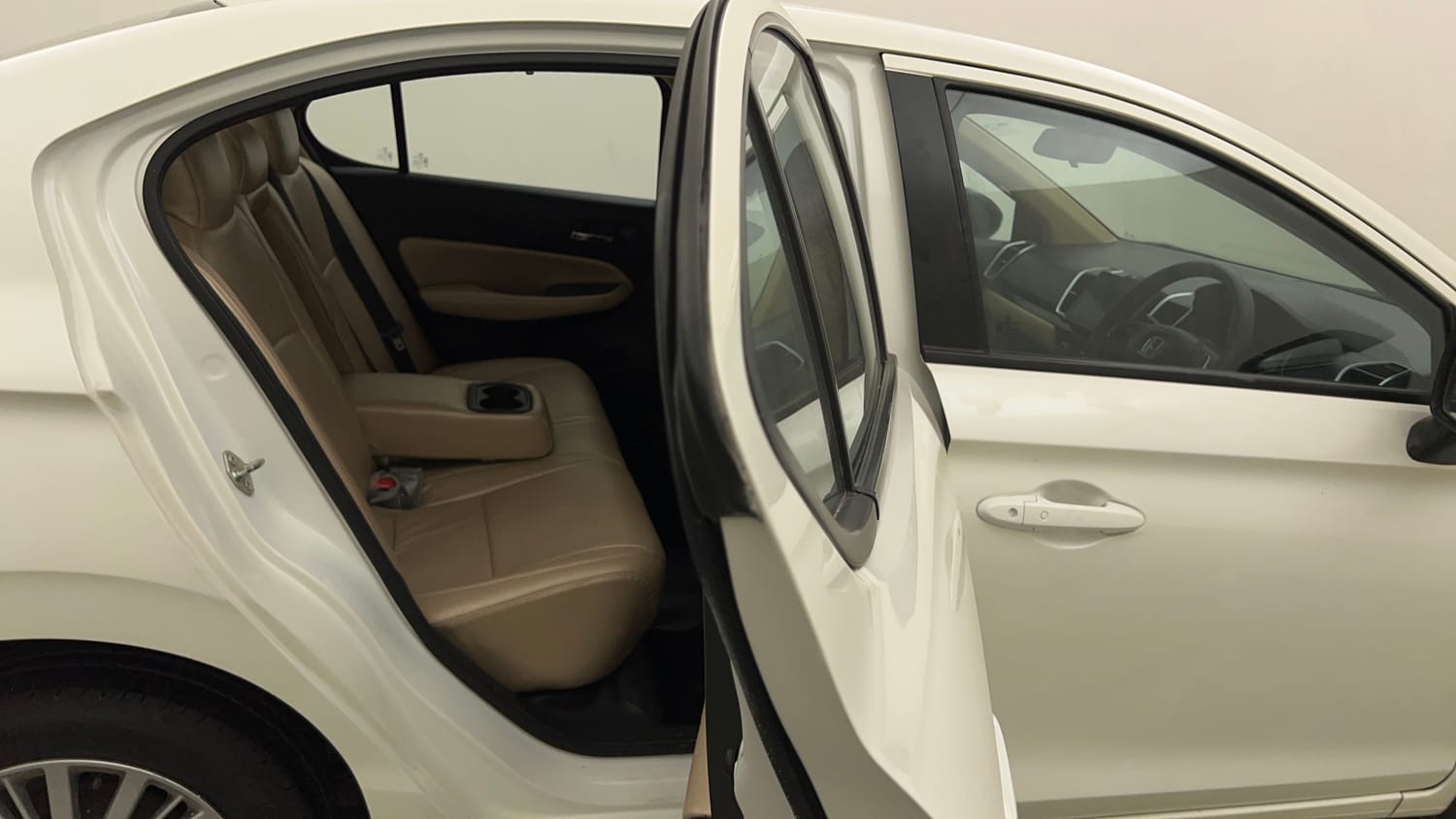 Used 2021 Honda City V CVT Petrol Petrol Automatic interior RIGHT SIDE REAR DOOR CABIN VIEW