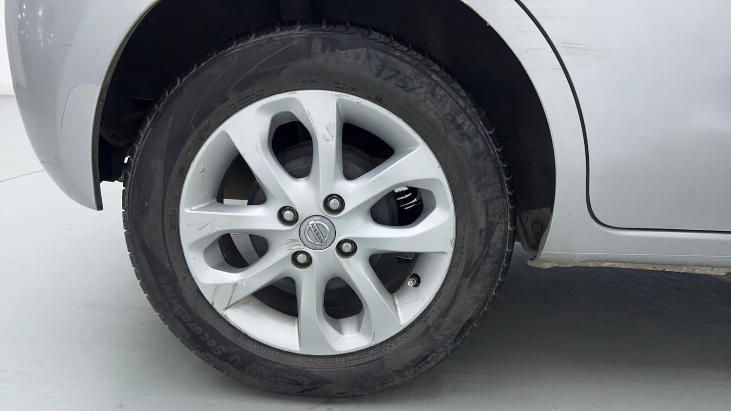 2015 Nissan Micra XV CVT-33