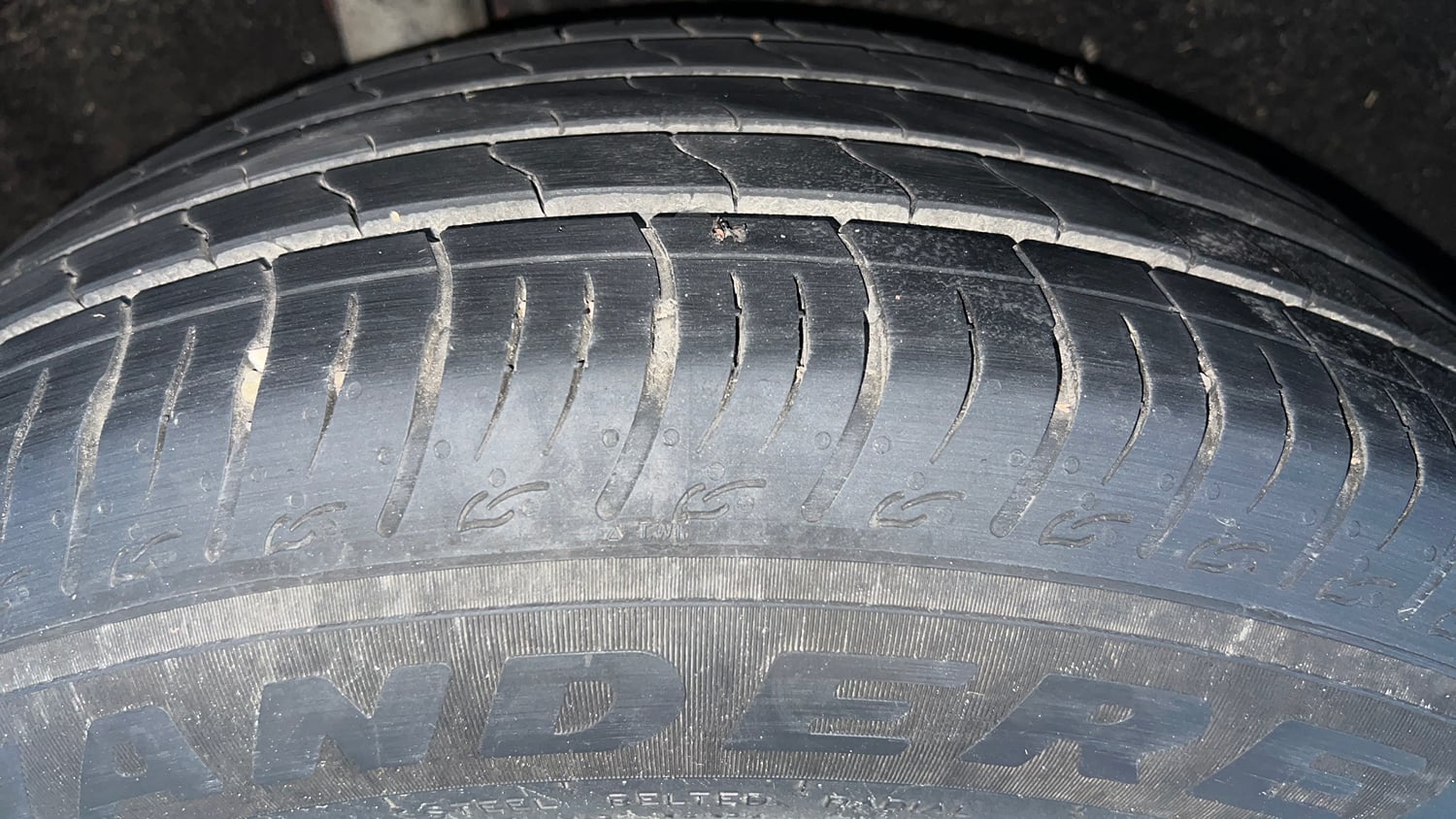 Used 2019 maruti-suzuki Vitara Brezza ZDi Plus Dual Tone AGS Diesel Automatic tyres RIGHT REAR TYRE TREAD VIEW