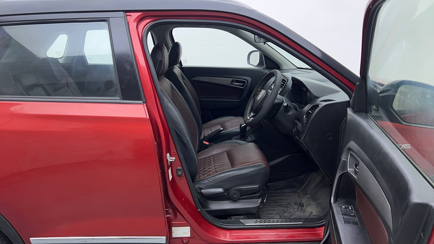 Used 2019 maruti-suzuki Vitara Brezza ZDi Plus Dual Tone AGS Diesel Automatic interior RIGHT SIDE FRONT DOOR CABIN VIEW