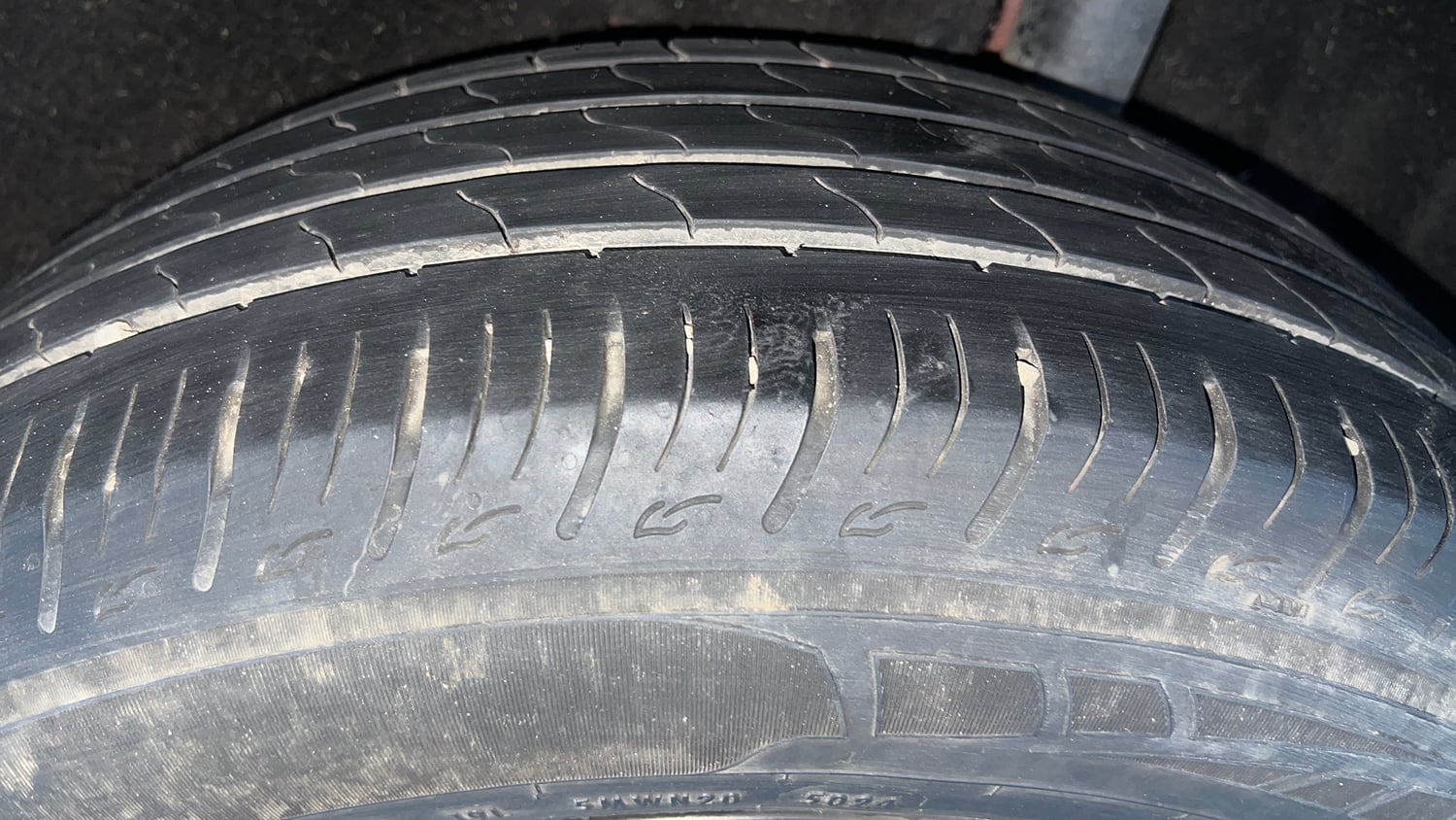 Used 2019 maruti-suzuki Vitara Brezza ZDi Plus Dual Tone AGS Diesel Automatic tyres LEFT REAR TYRE TREAD VIEW
