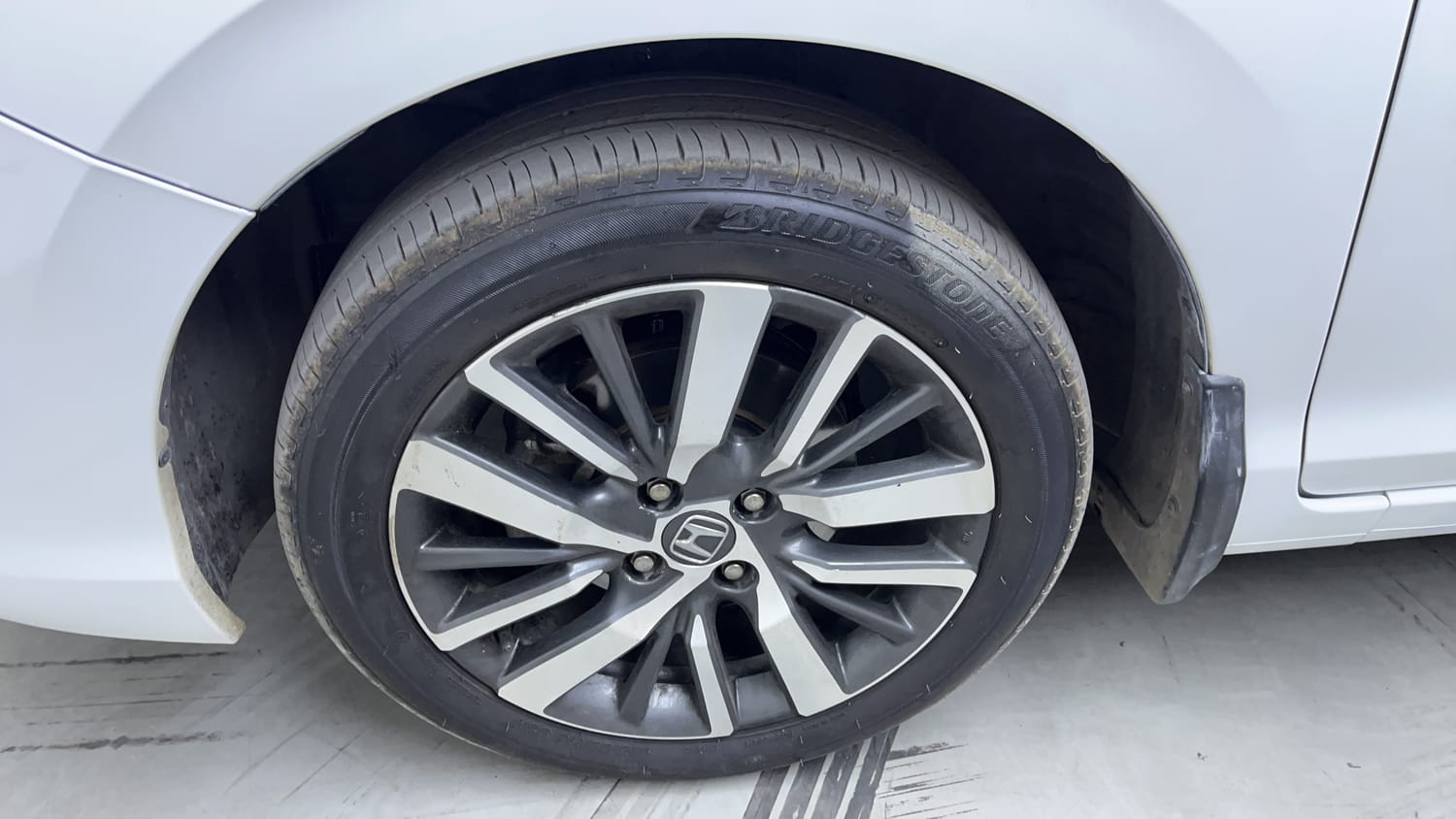 Used 2021 Honda City ZX Petrol Petrol Manual tyres LEFT FRONT TYRE RIM VIEW