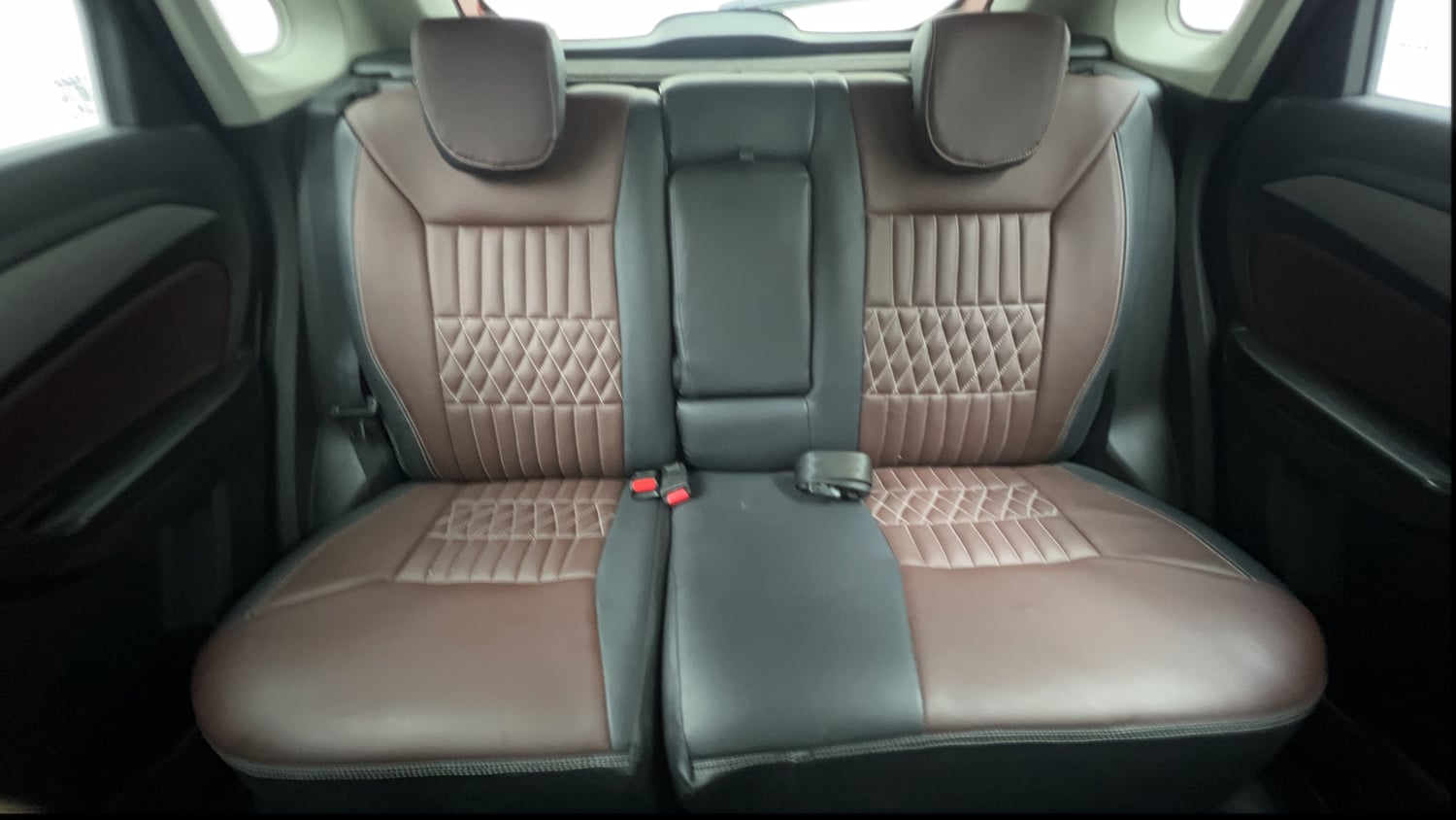 Used 2019 maruti-suzuki Vitara Brezza ZDi Plus Dual Tone AGS Diesel Automatic interior REAR SEAT CONDITION VIEW