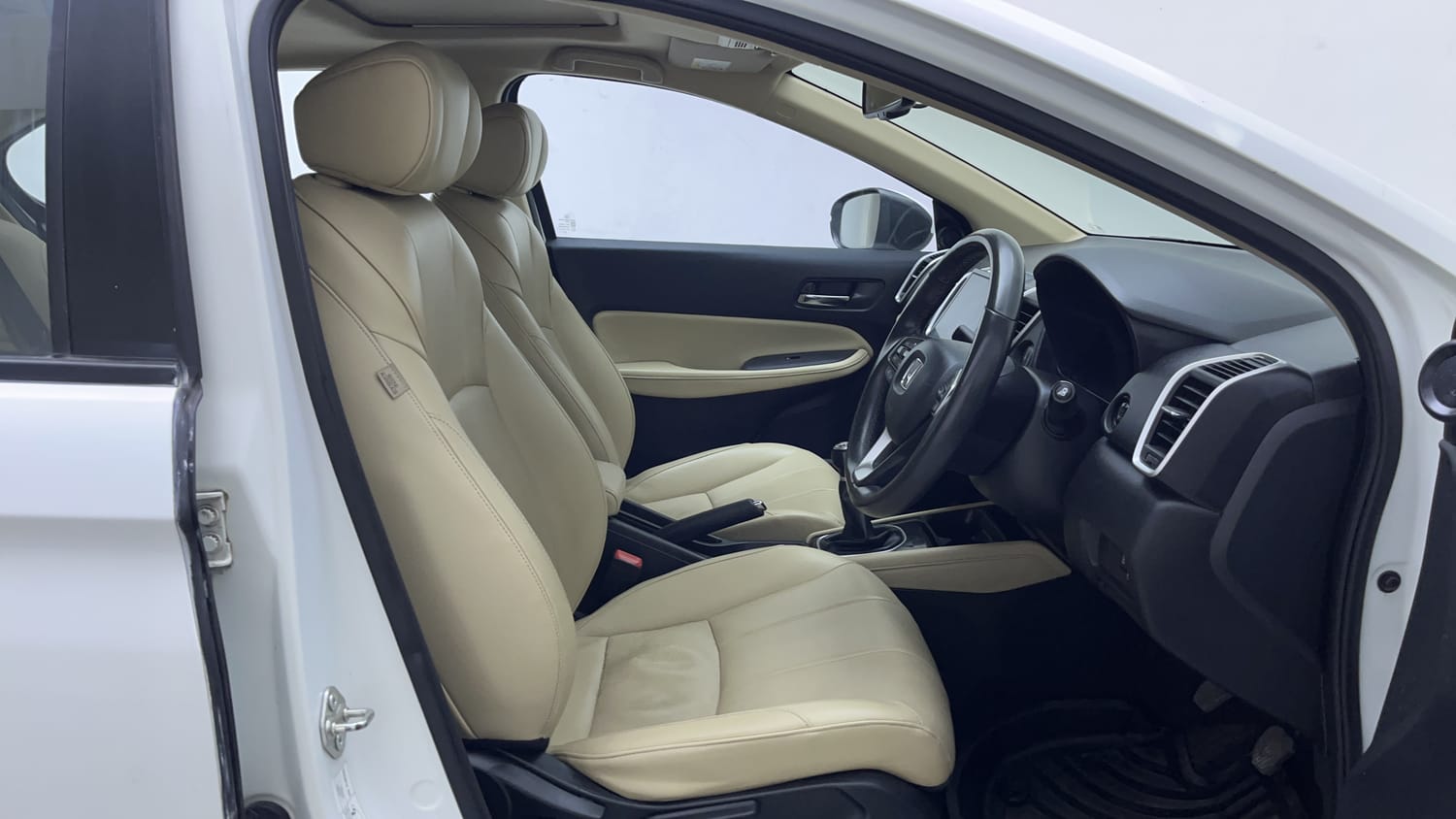 Used 2021 Honda City ZX Petrol Petrol Manual interior RIGHT SIDE FRONT DOOR CABIN VIEW