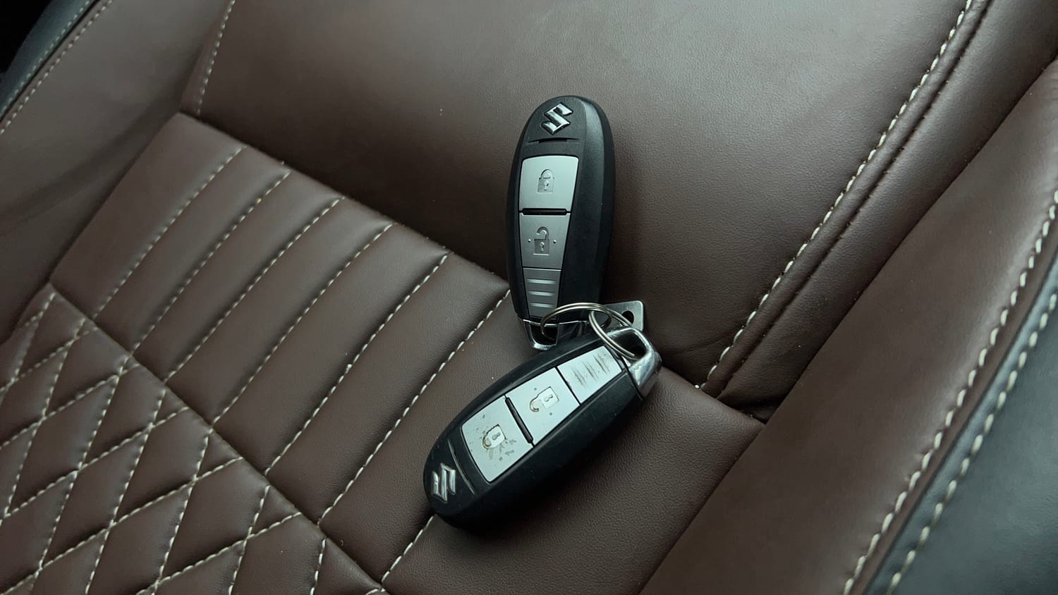 Used 2019 maruti-suzuki Vitara Brezza ZDi Plus Dual Tone AGS Diesel Automatic extra CAR KEY VIEW