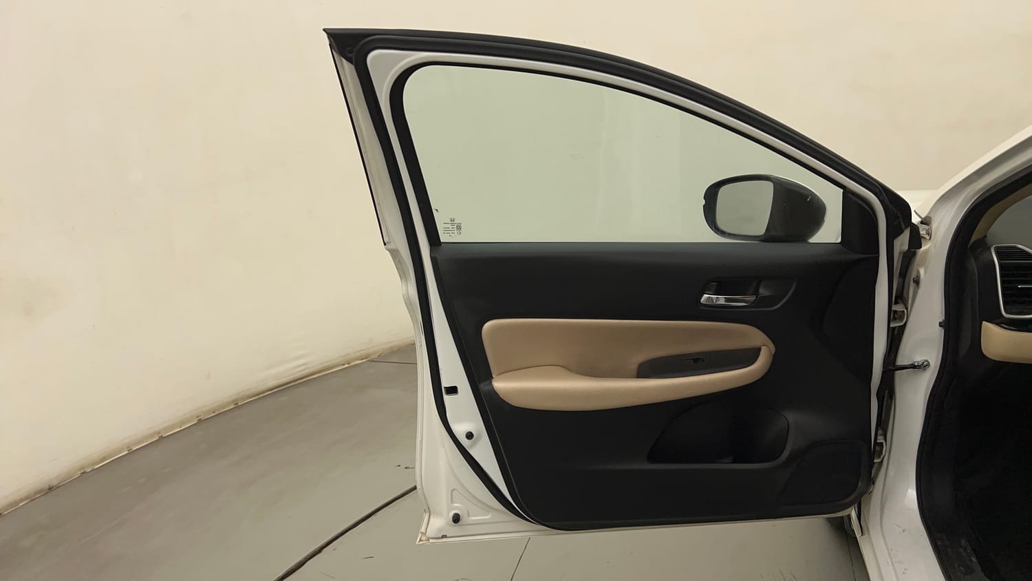 Used 2021 Honda City V CVT Petrol Petrol Automatic interior LEFT FRONT DOOR OPEN VIEW