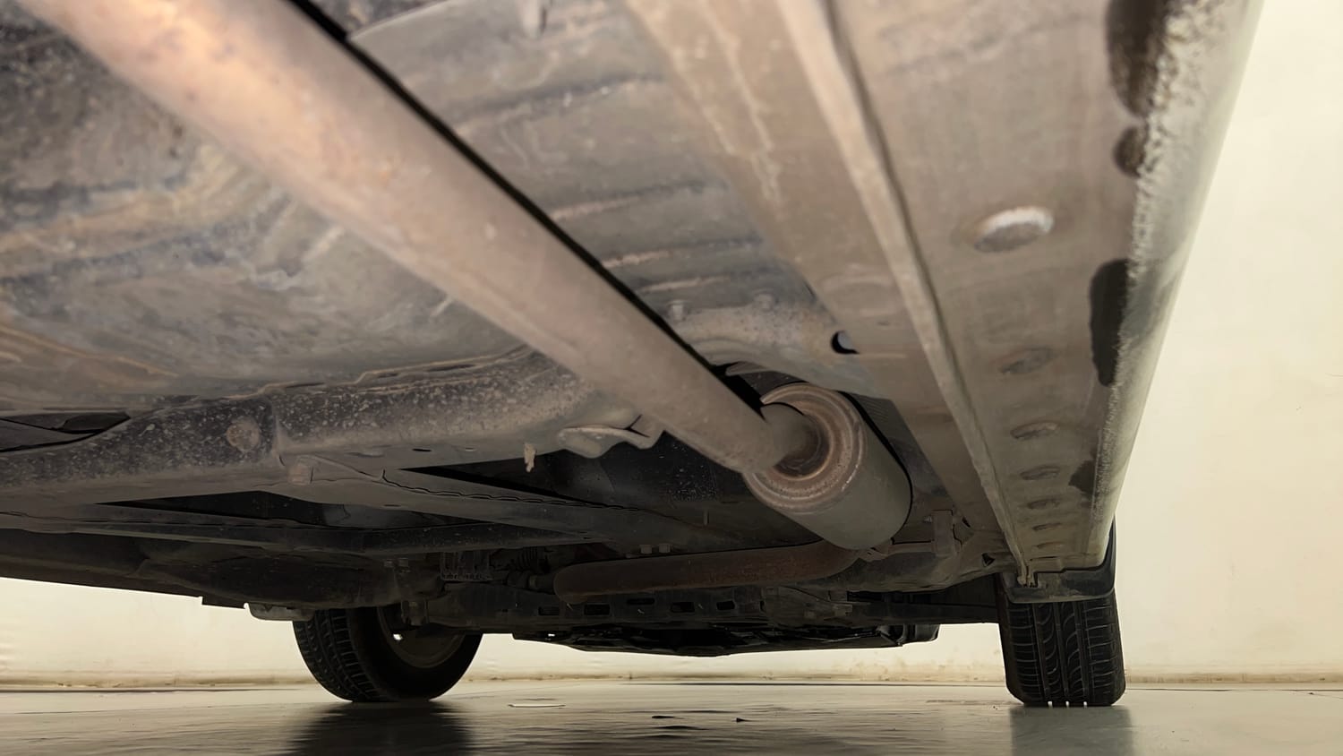 Used 2021 Honda City V CVT Petrol Petrol Automatic extra REAR RIGHT UNDERBODY VIEW