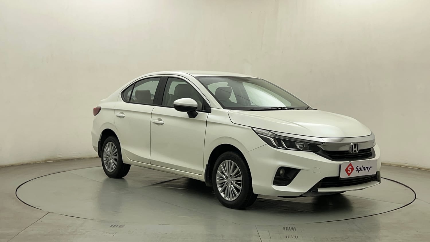 Used 2021 Honda City V CVT Petrol Petrol Automatic exterior RIGHT FRONT CORNER VIEW