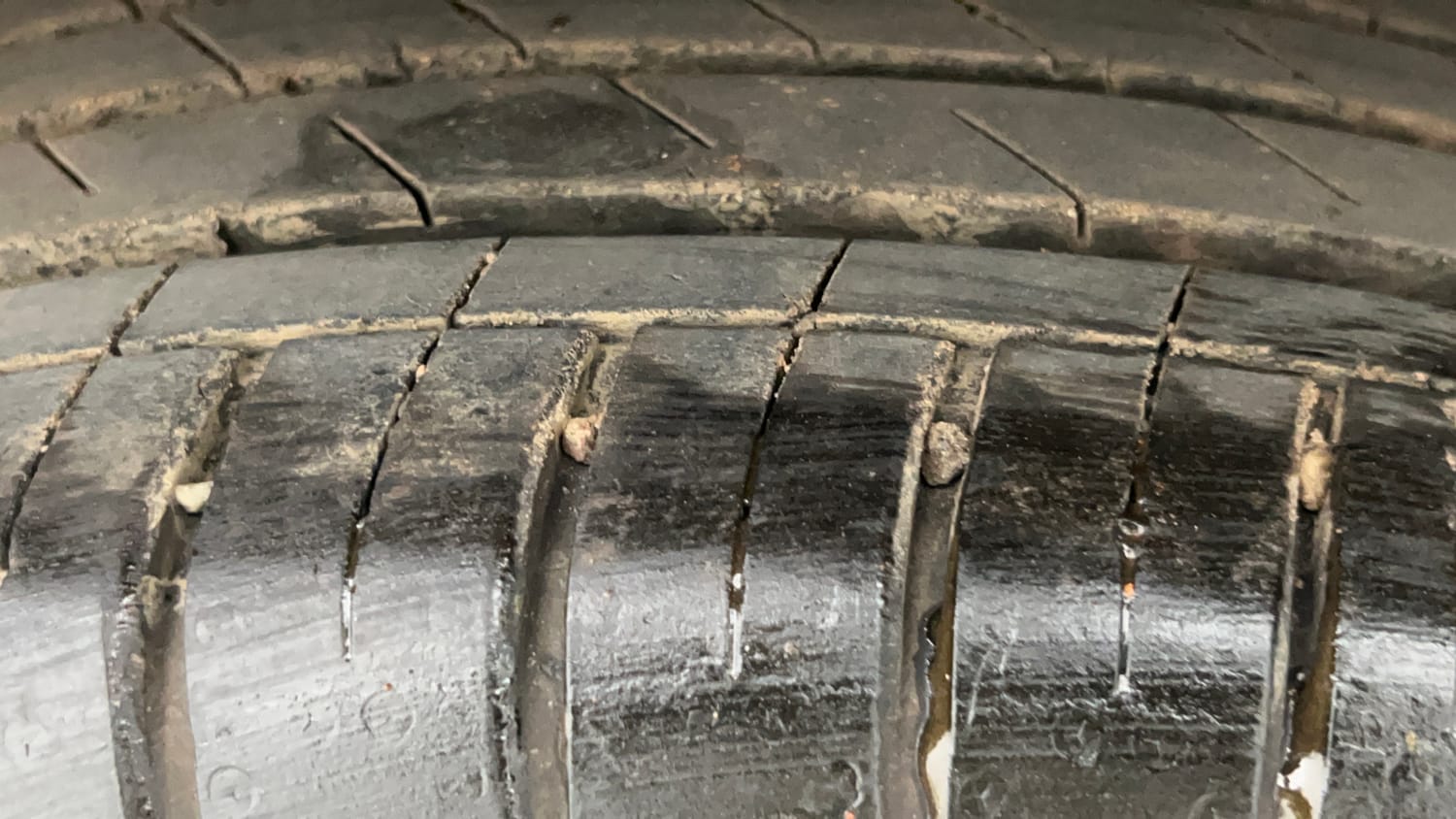 Used 2024 Tata Curvv Accomplished S 1.5 Kryojet Diesel 6MT Diesel Manual tyres LEFT REAR TYRE TREAD VIEW