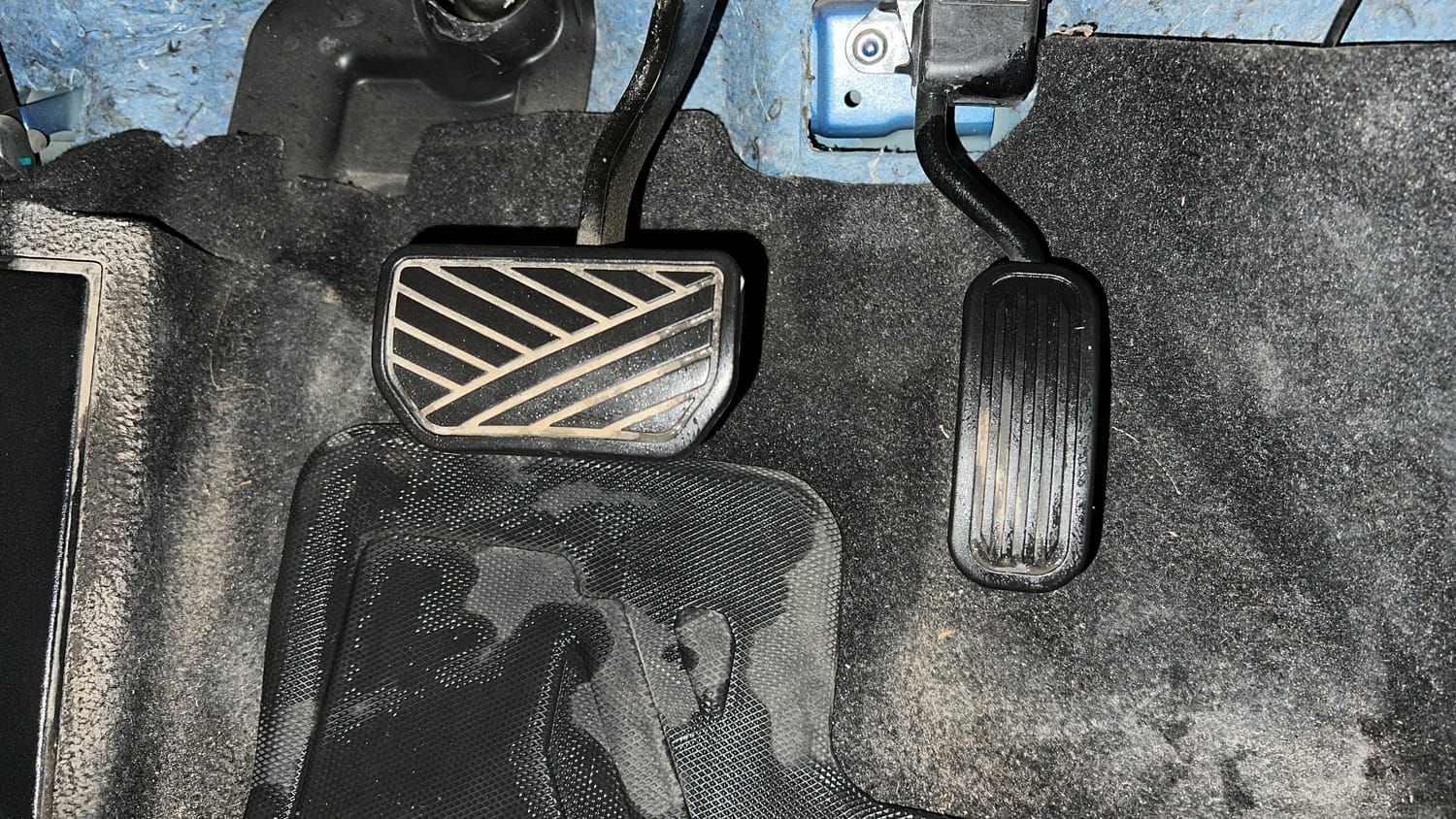 Used 2023 Toyota Urban Cruiser Hyryder V Hybrid Dual Tone Hybrid Automatic interior PEDALS VIEW