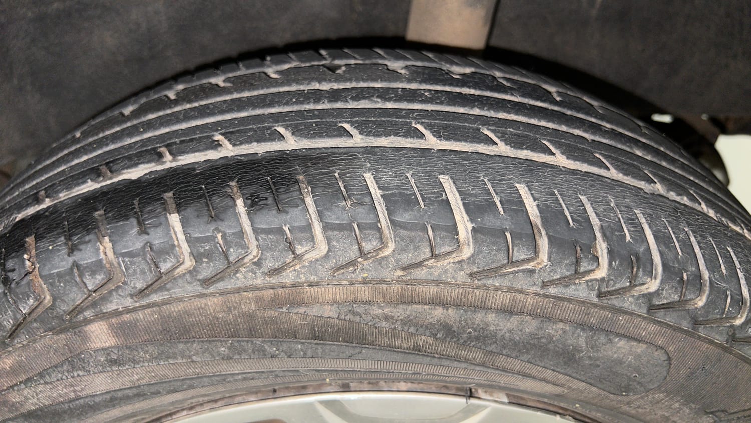 Used 2019 Renault Kwid CLIMBER 1.0 Petrol Manual tyres LEFT REAR TYRE TREAD VIEW