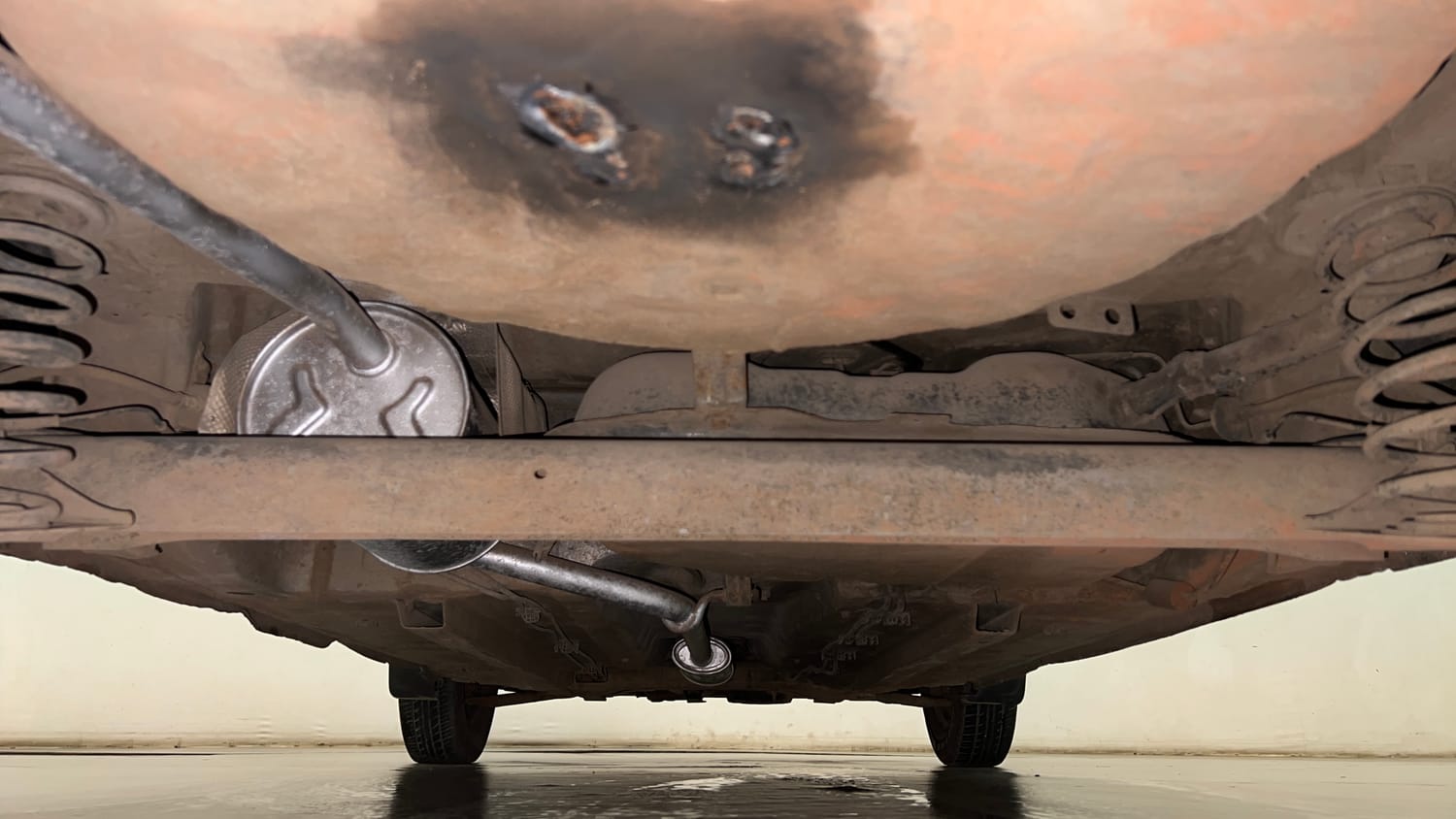 Used 2019 Renault Kwid CLIMBER 1.0 Petrol Manual extra REAR UNDERBODY VIEW (TAKEN FROM REAR)