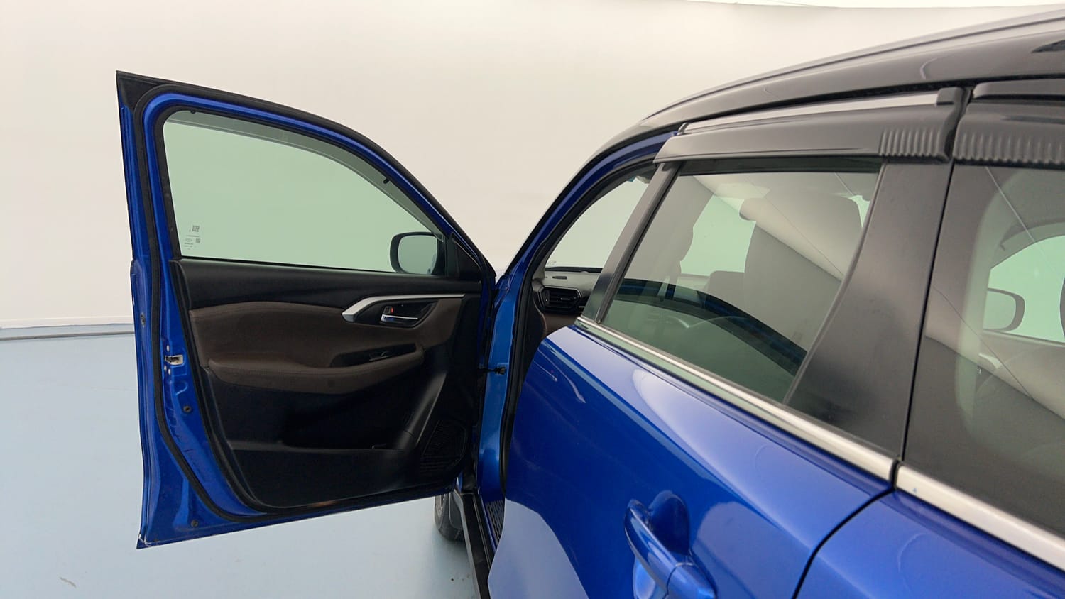 Used 2023 Toyota Urban Cruiser Hyryder V Hybrid Dual Tone Hybrid Automatic interior LEFT FRONT DOOR OPEN VIEW