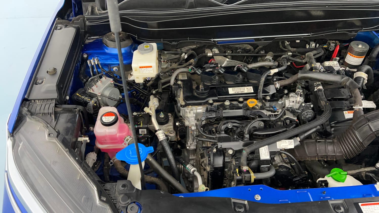Used 2023 Toyota Urban Cruiser Hyryder V Hybrid Dual Tone Hybrid Automatic engine ENGINE RIGHT SIDE VIEW