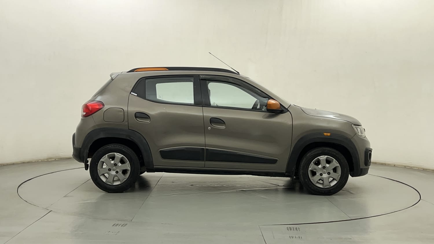 Used 2019 Renault Kwid CLIMBER 1.0 Petrol Manual exterior RIGHT SIDE VIEW
