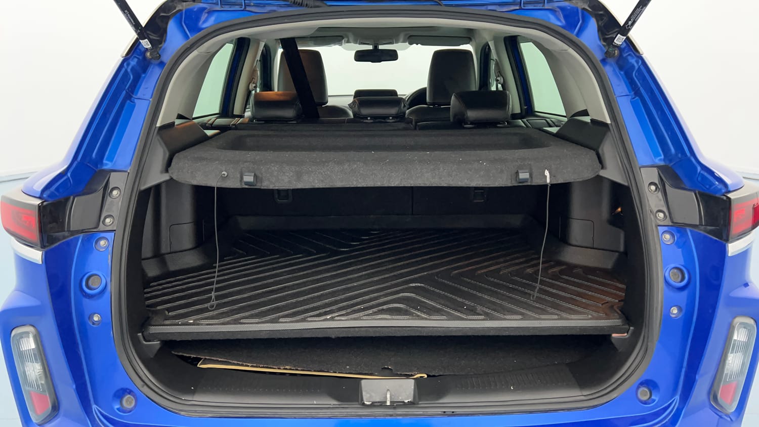 Used 2023 Toyota Urban Cruiser Hyryder V Hybrid Dual Tone Hybrid Automatic interior DICKY INSIDE VIEW