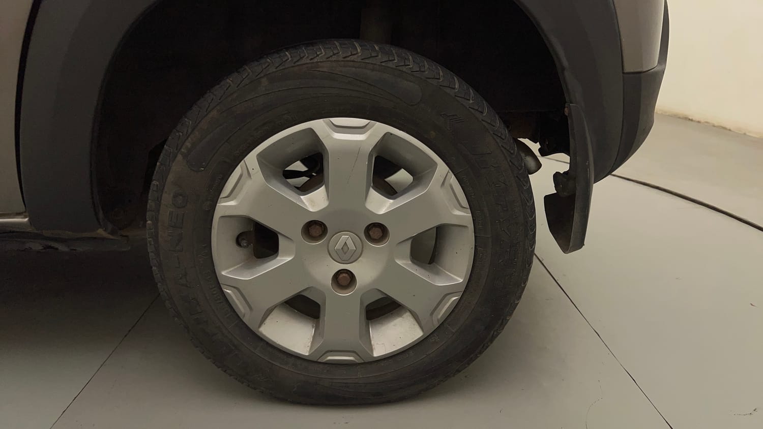Used 2019 Renault Kwid CLIMBER 1.0 Petrol Manual tyres LEFT REAR TYRE RIM VIEW