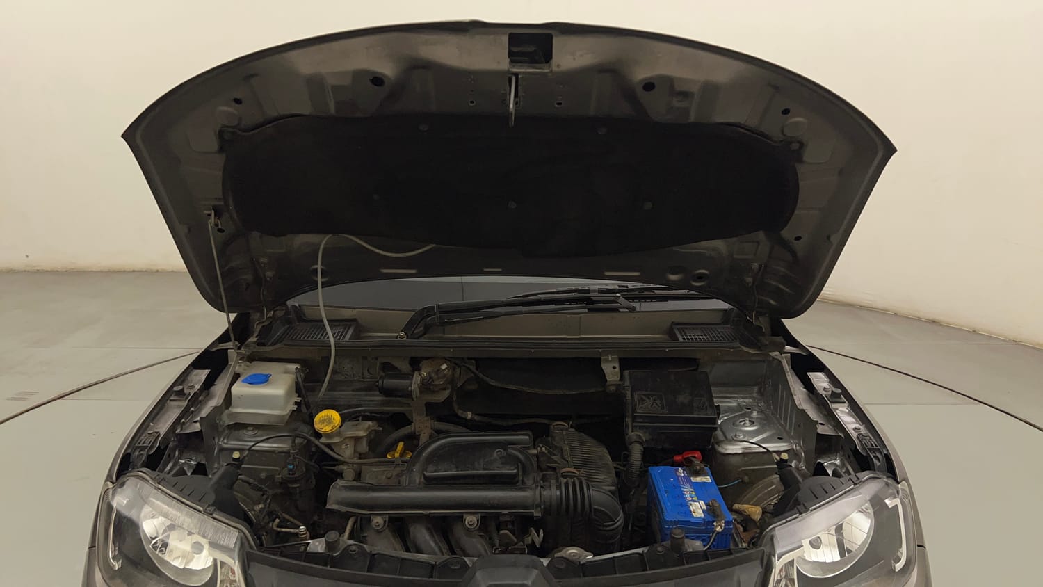 Used 2019 Renault Kwid CLIMBER 1.0 Petrol Manual engine ENGINE & BONNET OPEN FRONT VIEW