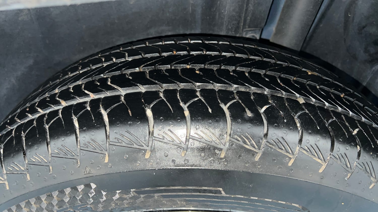 Used 2023 Toyota Urban Cruiser Hyryder V Hybrid Dual Tone Hybrid Automatic tyres LEFT REAR TYRE TREAD VIEW