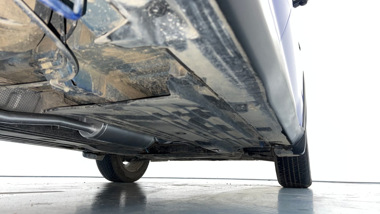 Used 2023 Toyota Urban Cruiser Hyryder V Hybrid Dual Tone Hybrid Automatic extra REAR RIGHT UNDERBODY VIEW