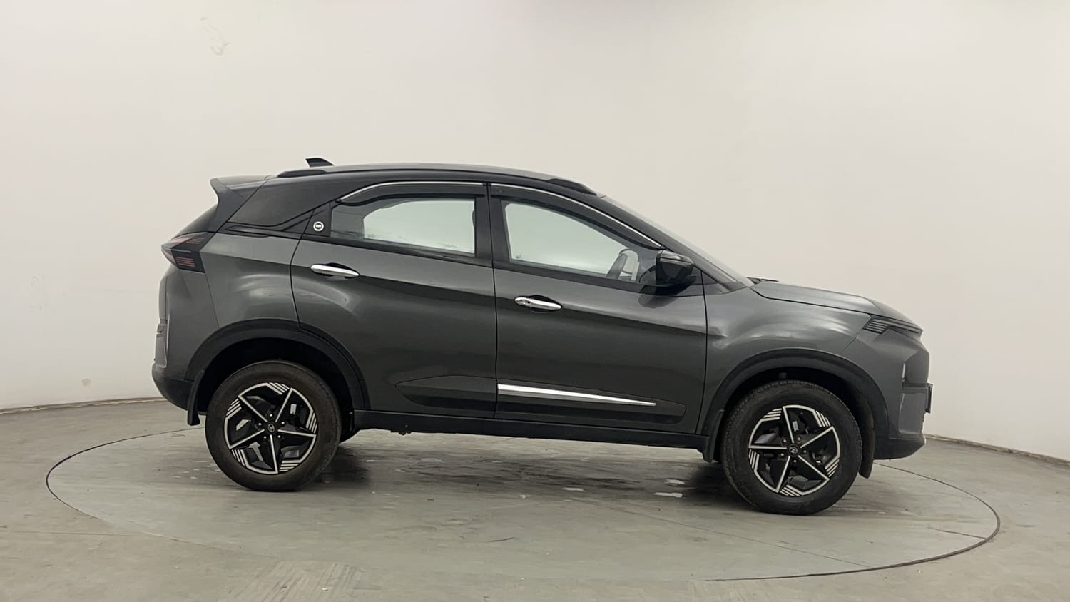 Used 2024 Tata Nexon Fearless Plus S 1.2 Revotron Petrol 7DCA DT Petrol Automatic exterior RIGHT SIDE VIEW
