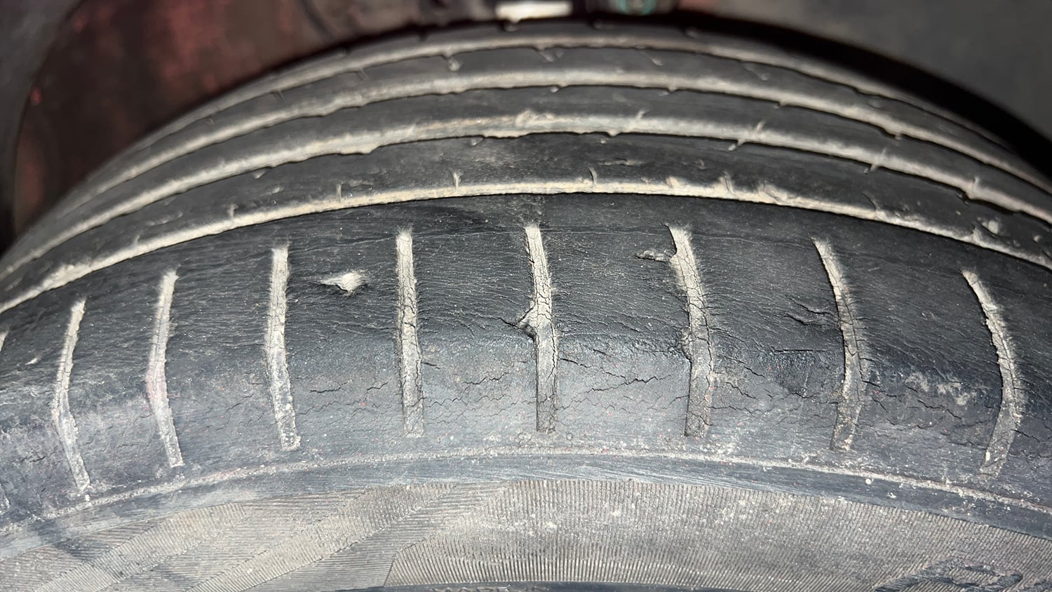 Used 2017 Skoda Rapid Style 1.6 MPI AT Petrol Automatic tyres RIGHT FRONT TYRE TREAD VIEW
