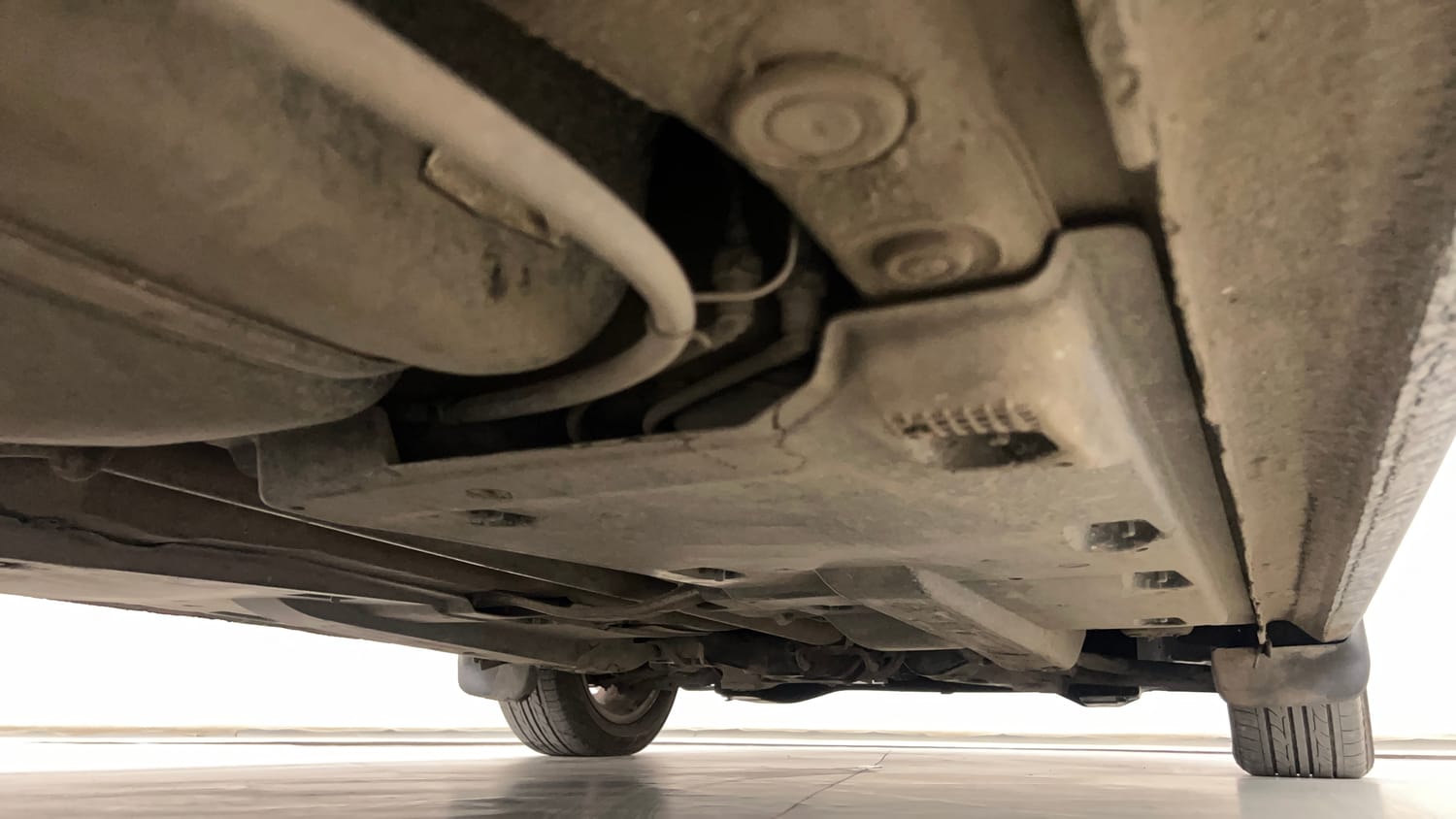 Used 2015 Volkswagen Vento Highline Diesel AT Diesel Automatic extra REAR RIGHT UNDERBODY VIEW