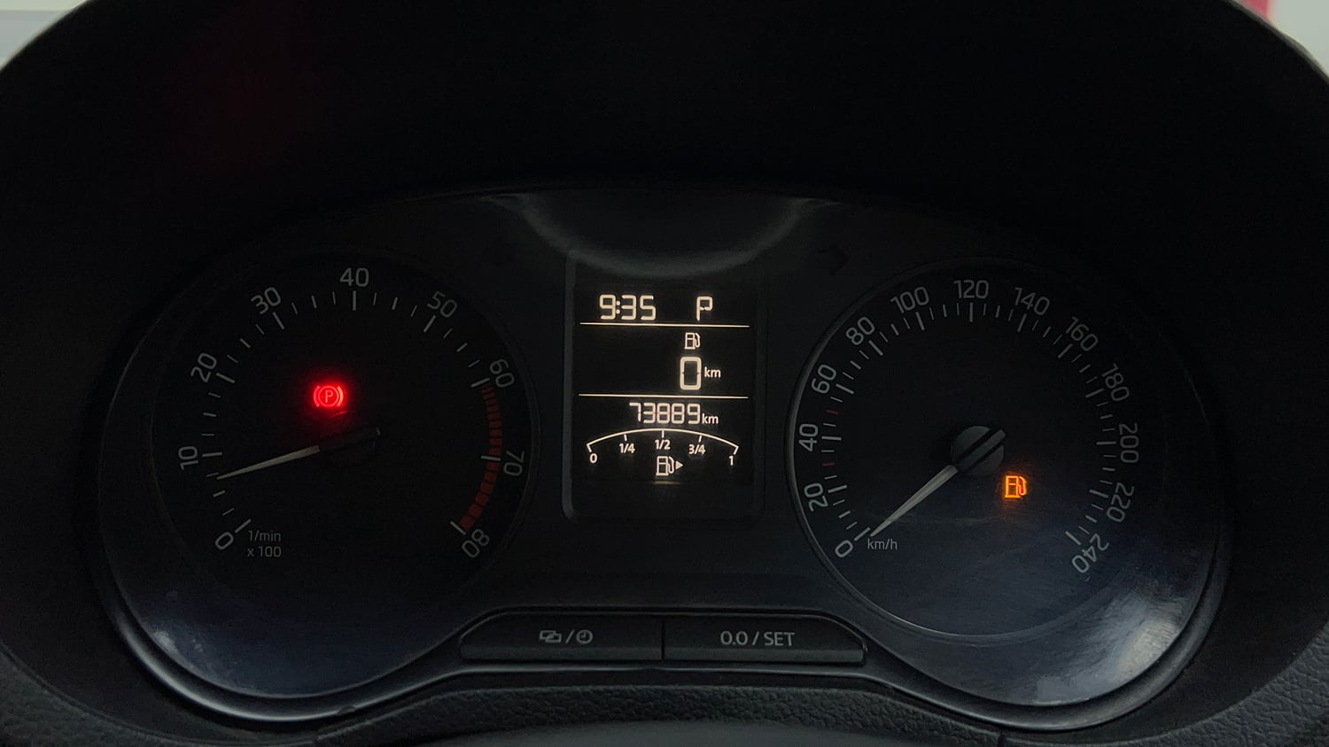 Used 2017 Skoda Rapid Style 1.6 MPI AT Petrol Automatic interior CLUSTERMETER VIEW