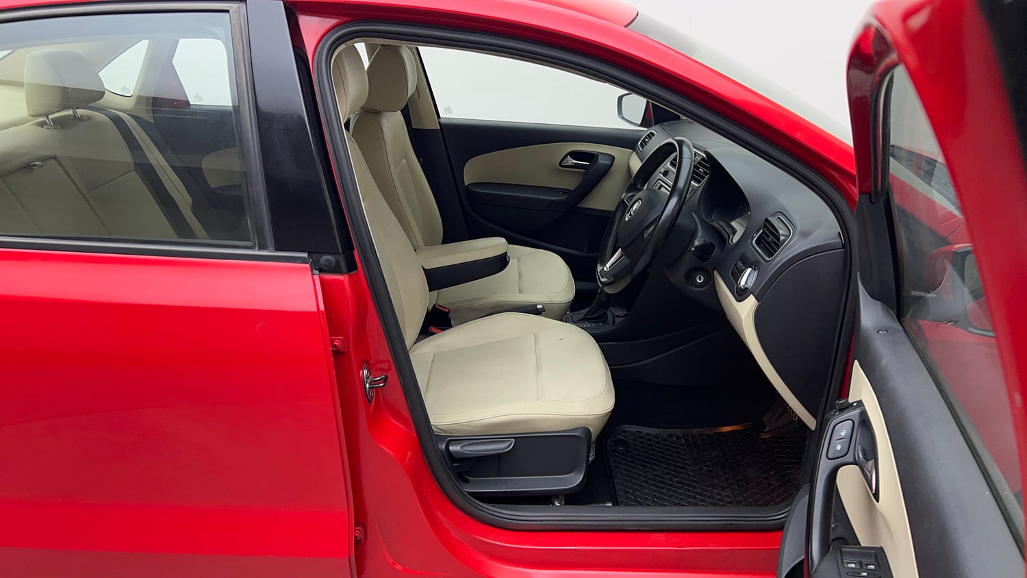 Used 2017 Skoda Rapid Style 1.6 MPI AT Petrol Automatic interior RIGHT SIDE FRONT DOOR CABIN VIEW