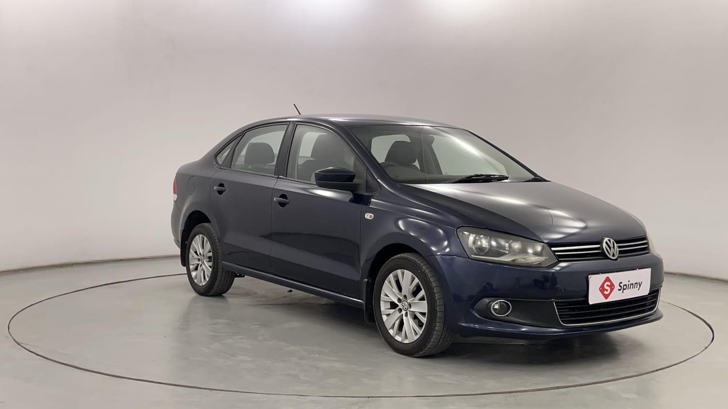 Used 2015 Volkswagen Vento Highline Diesel AT Diesel Automatic exterior RIGHT FRONT CORNER VIEW