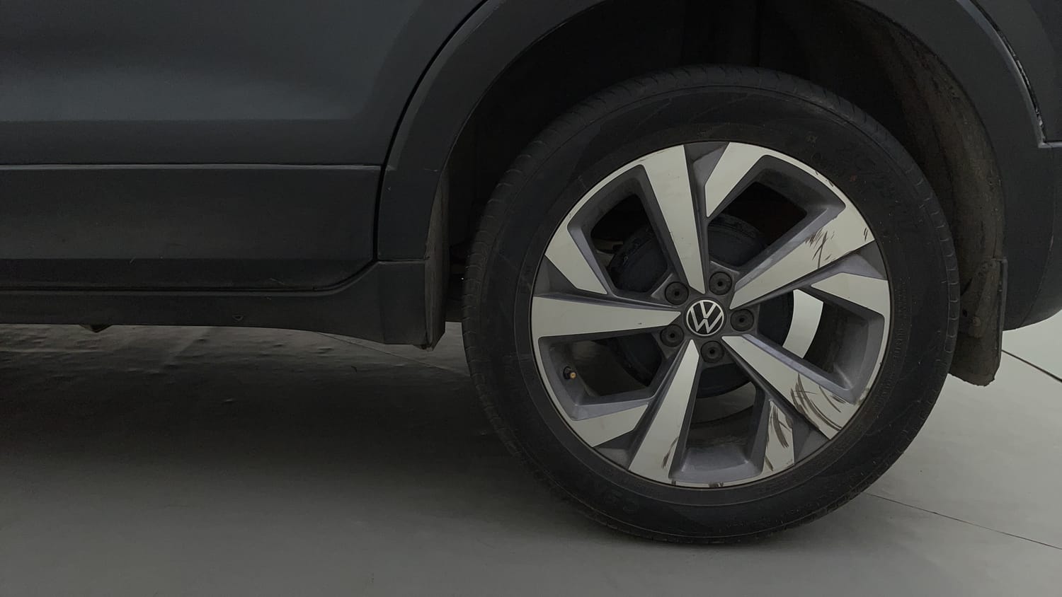 Used 2022 Volkswagen Taigun Topline 1.0 TSI MT Petrol Manual tyres LEFT REAR TYRE RIM VIEW