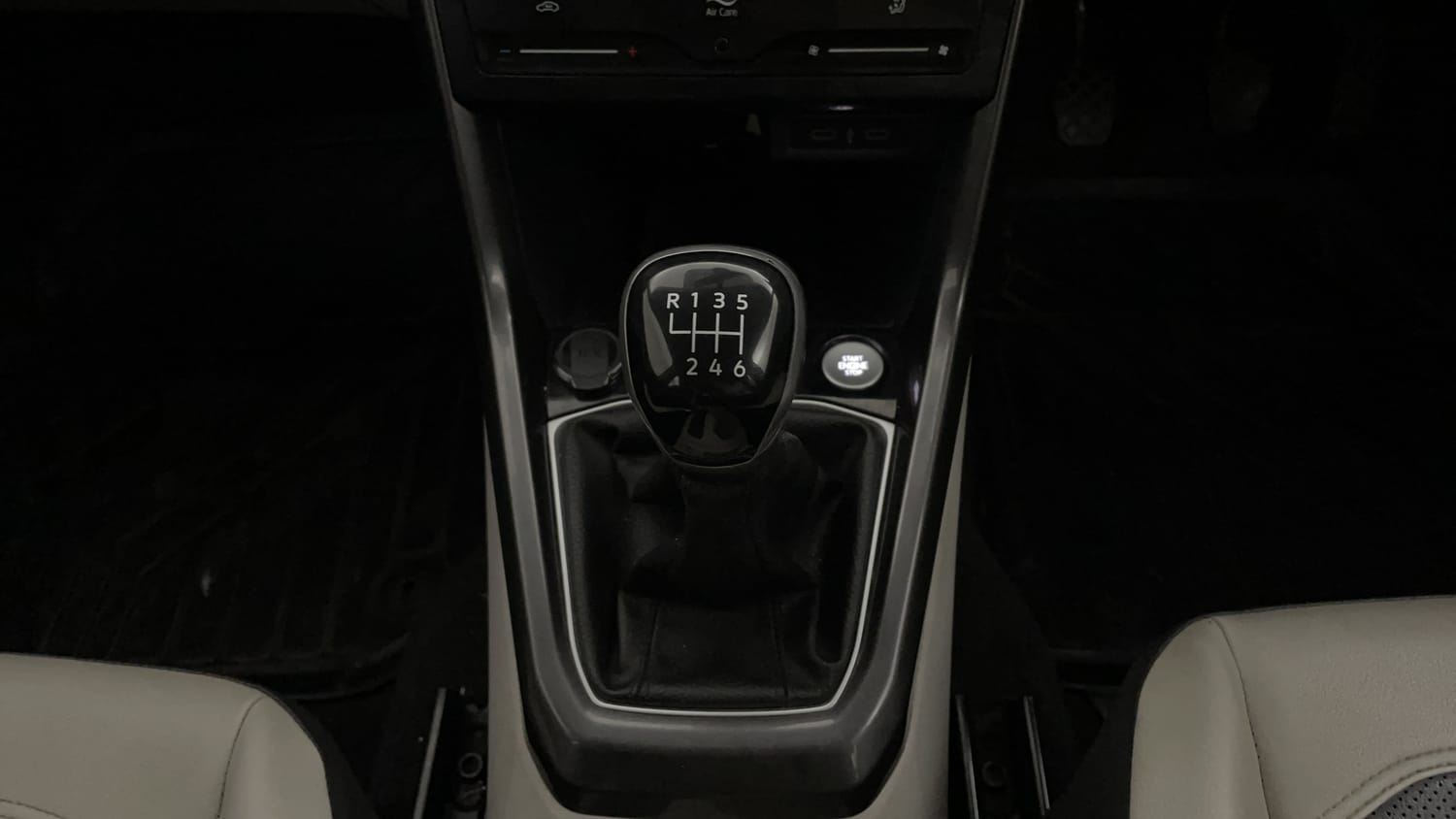 Used 2022 Volkswagen Taigun Topline 1.0 TSI MT Petrol Manual interior GEAR  KNOB VIEW