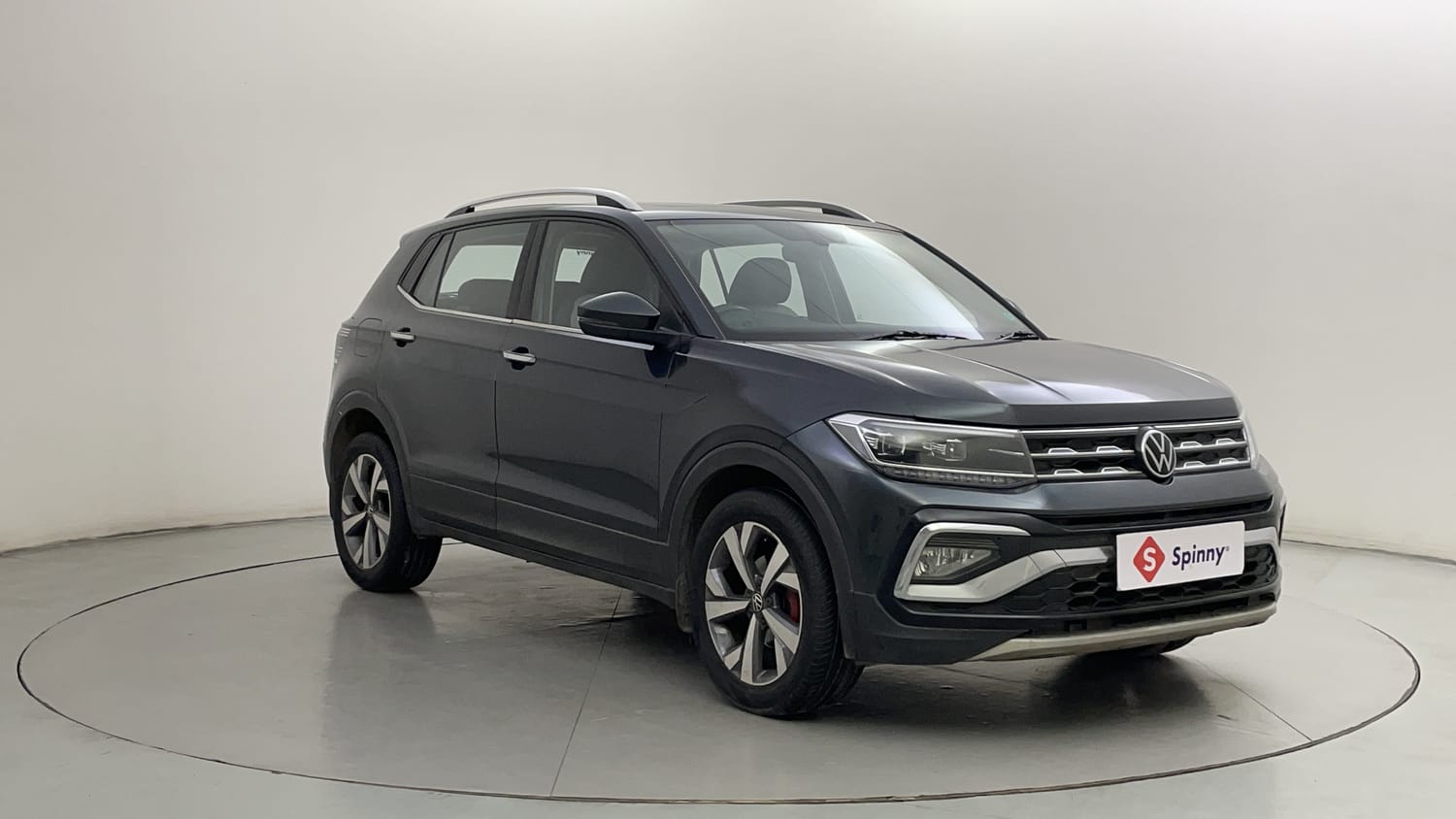 Used 2022 Volkswagen Taigun Topline 1.0 TSI MT Petrol Manual exterior RIGHT FRONT CORNER VIEW