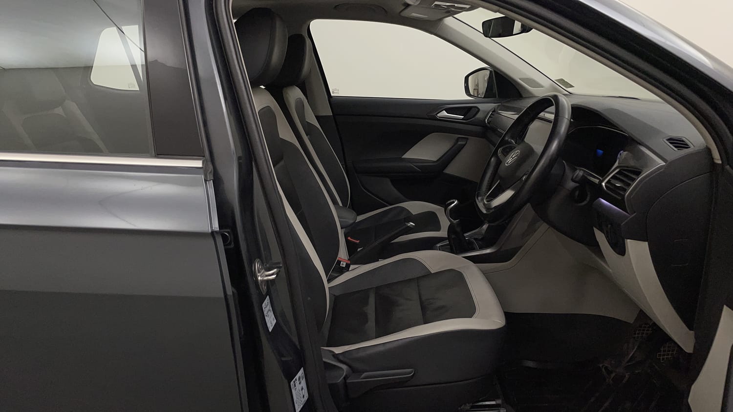 Used 2022 Volkswagen Taigun Topline 1.0 TSI MT Petrol Manual interior RIGHT SIDE FRONT DOOR CABIN VIEW