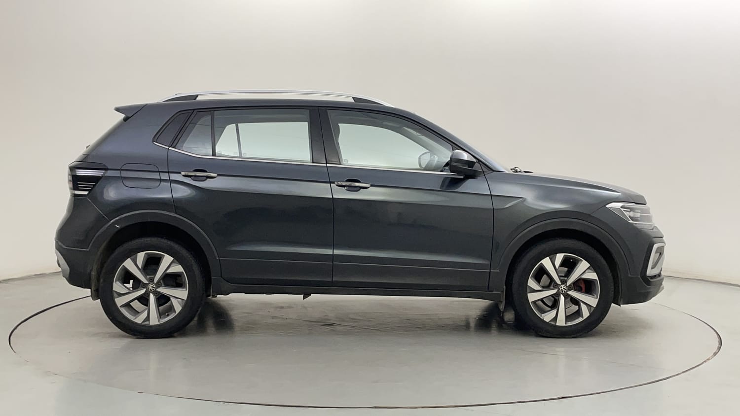 Used 2022 Volkswagen Taigun Topline 1.0 TSI MT Petrol Manual exterior RIGHT SIDE VIEW