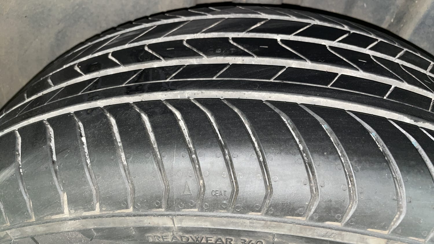 Used 2022 Volkswagen Taigun Topline 1.0 TSI MT Petrol Manual tyres RIGHT REAR TYRE TREAD VIEW