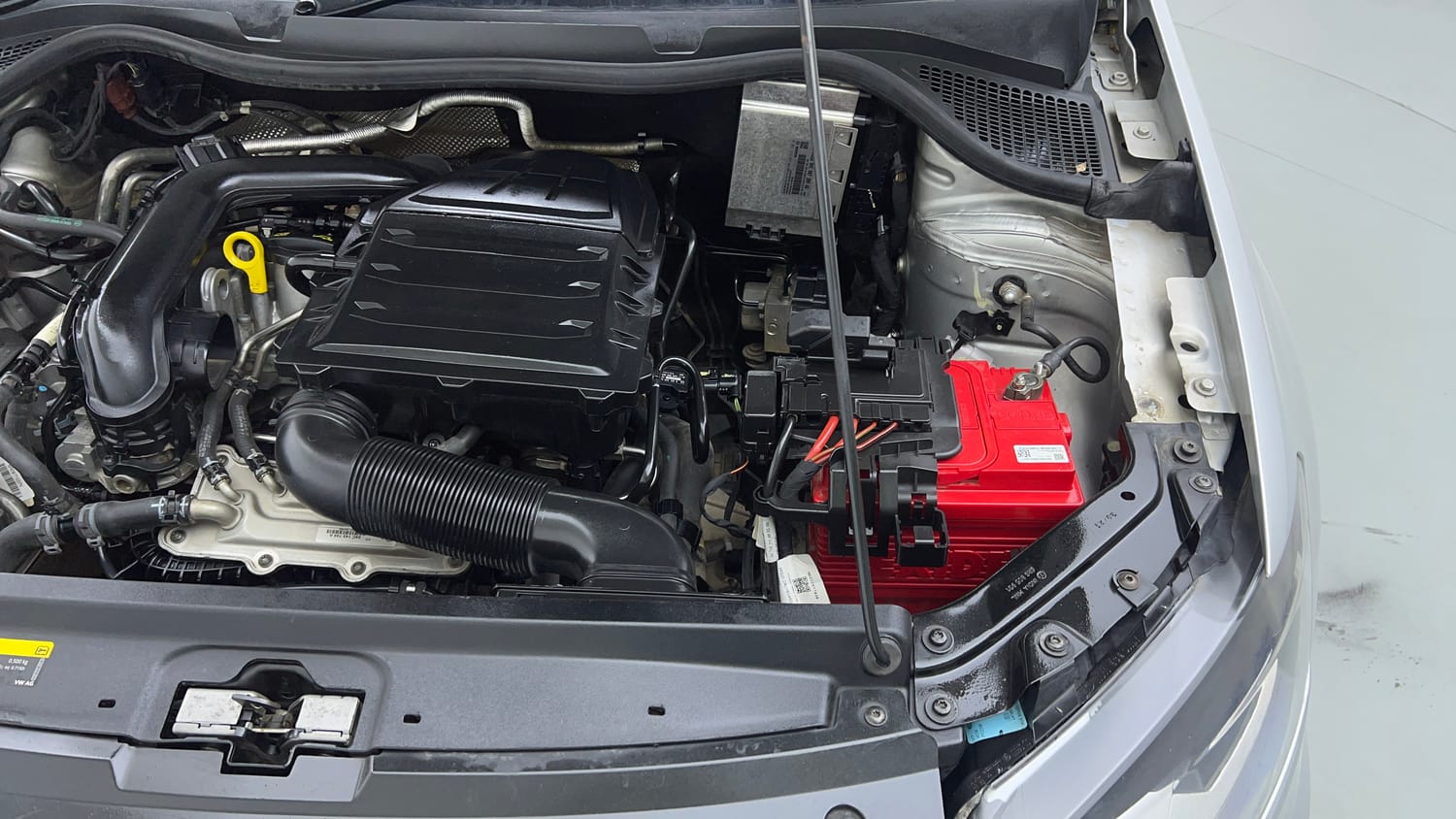 Used 2022 Volkswagen Vento Highline 1.0L TSI Petrol Manual engine ENGINE LEFT SIDE VIEW