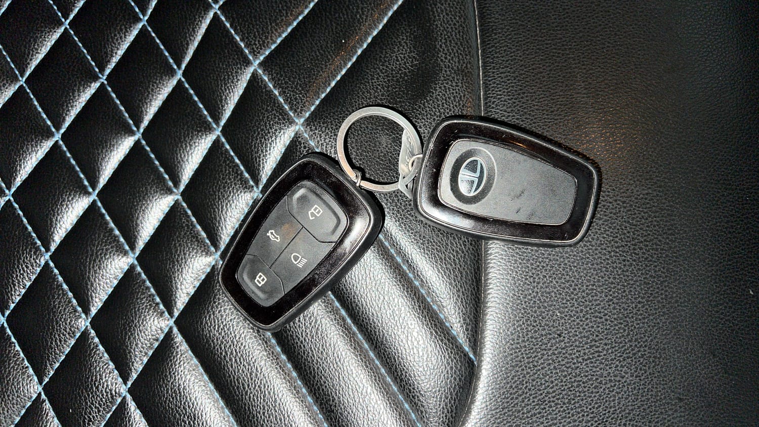 Used 2023 Tata Punch Accomplished MT Petrol Manual extra CAR KEY VIEW