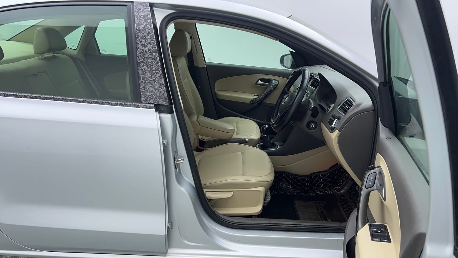 Used 2022 Volkswagen Vento Highline 1.0L TSI Petrol Manual interior RIGHT SIDE FRONT DOOR CABIN VIEW